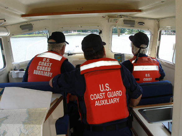 Auxiliarists returning from a Potomac River patrol.